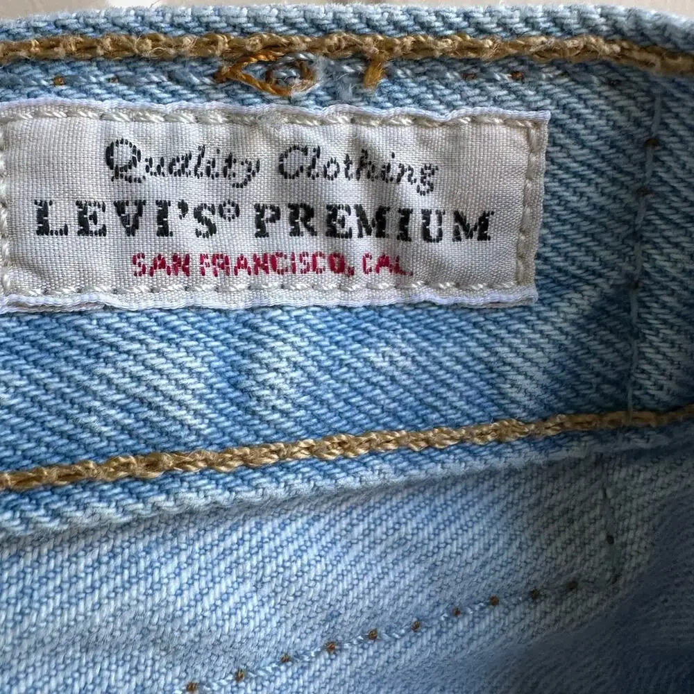 Levi’s 501 High Rise Cutoff Denim Shorts | Light Wash | W26 - Picture 6 of 10